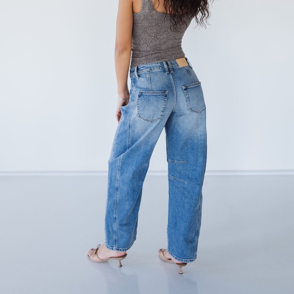 Barrel Jeans Mid Rise Relaxed Fit Medium Wash Denim NWT - Picture 6 of 6